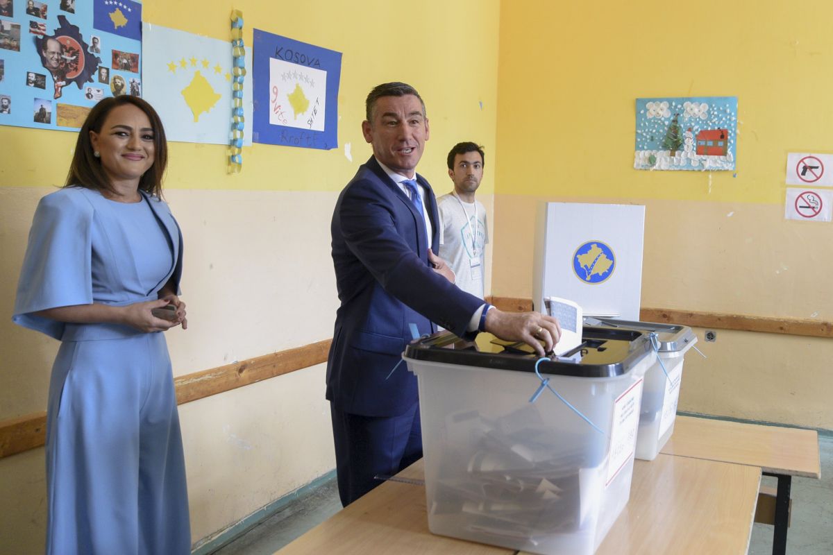 Izlazne ankete kažu da nacionalisti pobjeđuju na izborima na Kosovu