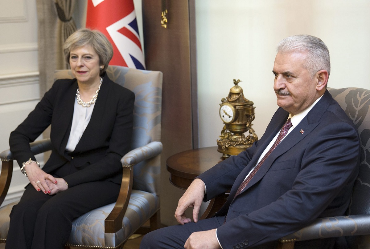 I turski premijer kritizirao Trumpa, Theresa May odbila odgovoriti na pitanje