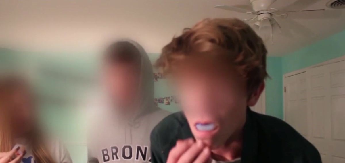 Sve više izrazito glupih ljudi jede paketiće deterdženta pa je dobro pročitati ovaj tekst