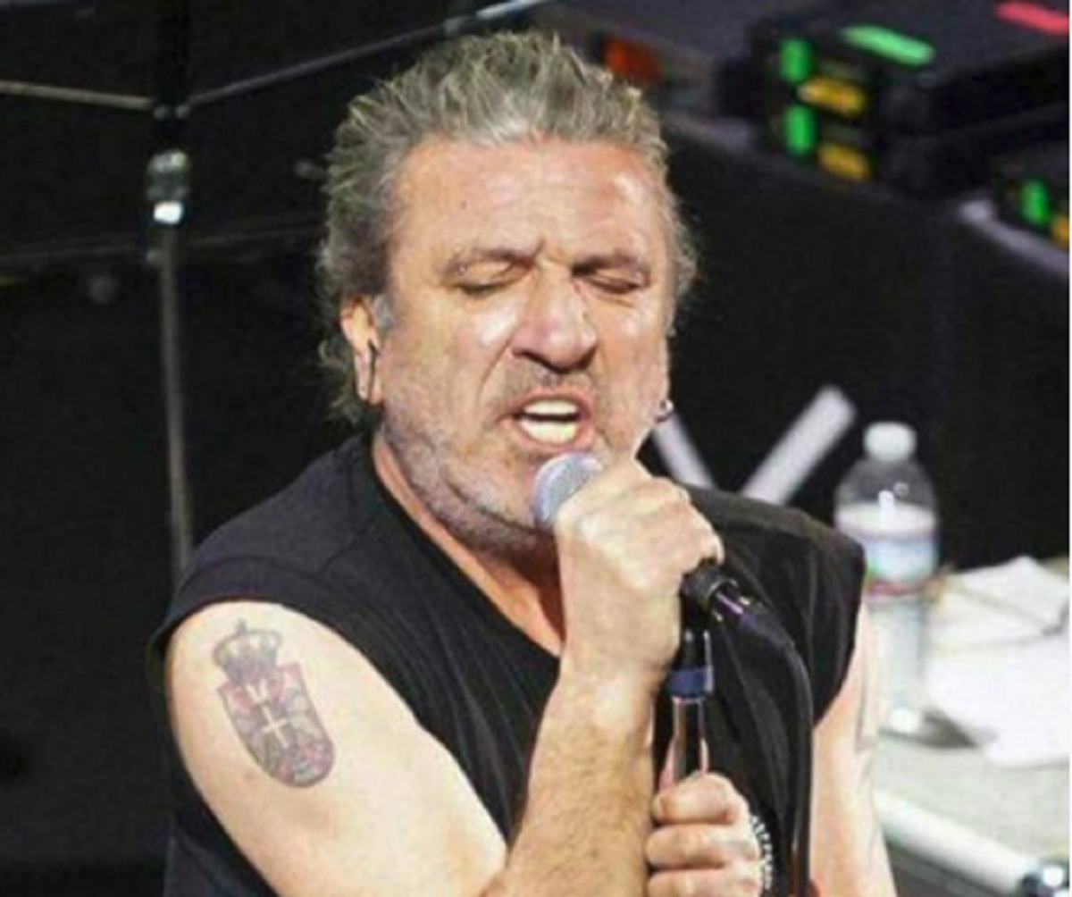 Tifa tetovažom srpskog grba naljutio dio fanova: "Ne postoje gori ljudi od domaćih izdajnika"