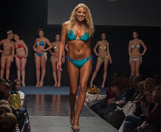 Tina Katanić opet uskočila u bikini i prošetala pistom