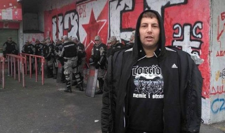 Ludost ili hrabrost? Navijač Hajduka iz Tisnoga u majici Torcide usred Marakane među tisućama Delija
