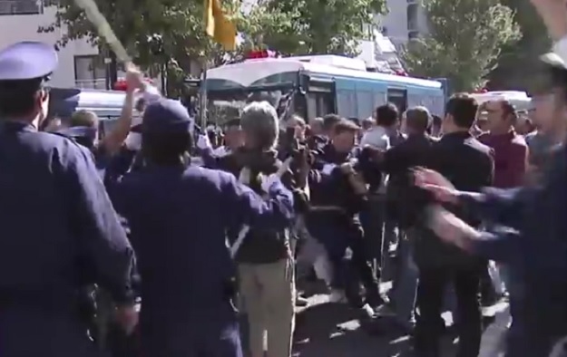 U tučnjavi Turaka i Kurda ispred ambasade u Tokiju 12 ozlijeđenih