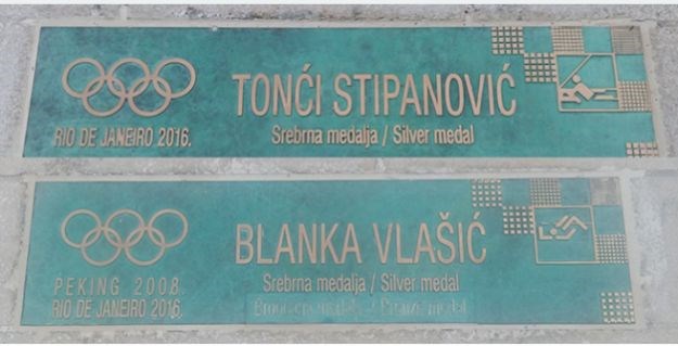 Olimpijci dobili ploče u Splitu: Stipanoviću pogriješili ime, Blanki napisali krivu medalju