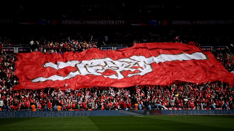 London se trese: Uzbekistanac ponudio 1,1 milijardu eura za Arsenal