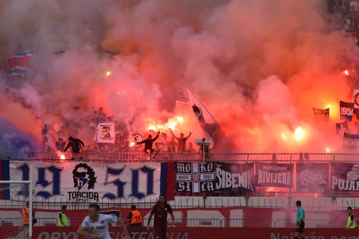 PLANUO SJEVER Derbi Hajduka i Dinama pred rasprodanom tribinom domaćih navijača