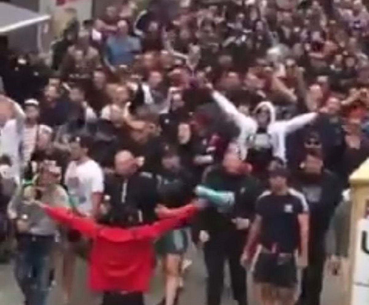 TORCIDA CARUJE KOPENHAGENOM Nakon noćne patrole predgrađem, korteo centrom