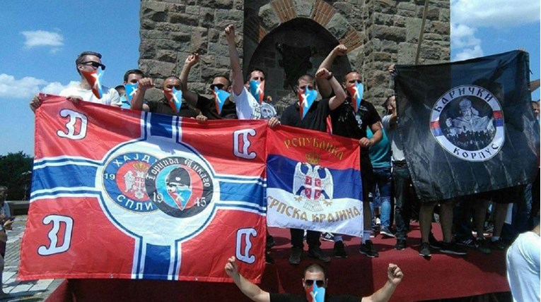 "SRPSKA TORCIDA" NASTAVLJA PROVOCIRATI  Na Gazimestanu uz tri prsta razvili Hajdukovu zastavu na ćirilici