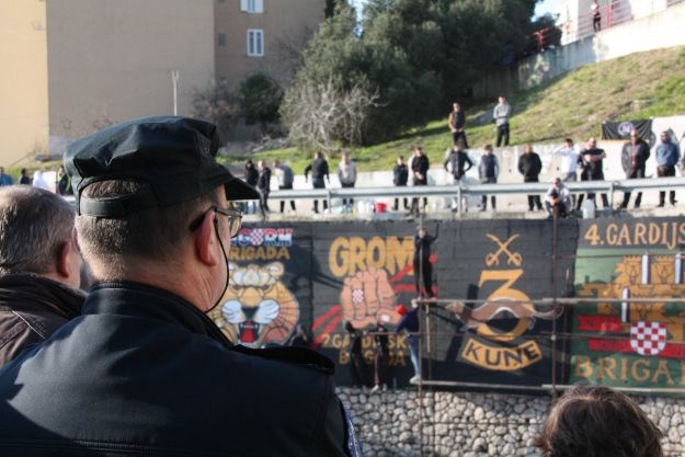 Torcida zaustavila prebojavanje grafita posvećenog gardijskim brigadama