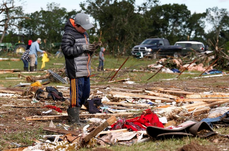 Uragani i oluje haraju Amerikom, 14 mrtvih