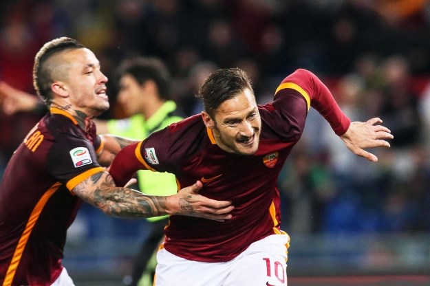 Tri minute čarolije: Totti ušao s klupe, zapalio Olimpico i spasio Romu