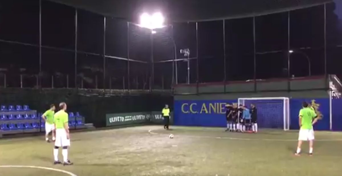 Totti je u penziji, ali i dalje zabija briljantne golove
