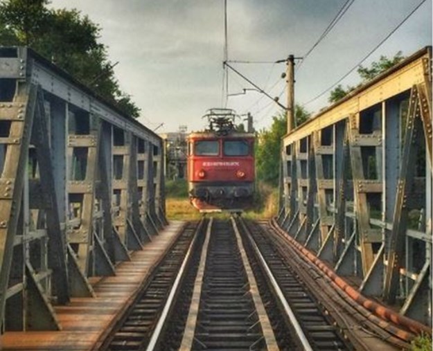 Starca pregazio vlak, izvukli ga samo s ogrebotinama