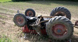 Traktor poklopio i usmrtio 60-godišnjeg vozača