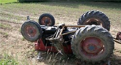 Kod Đurđevca traktor sletio s ceste, čovjek poginuo
