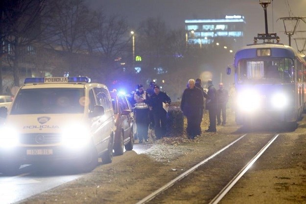 Tramvaj u Zagrebu naletio na ženu koja je pretrčavala prugu