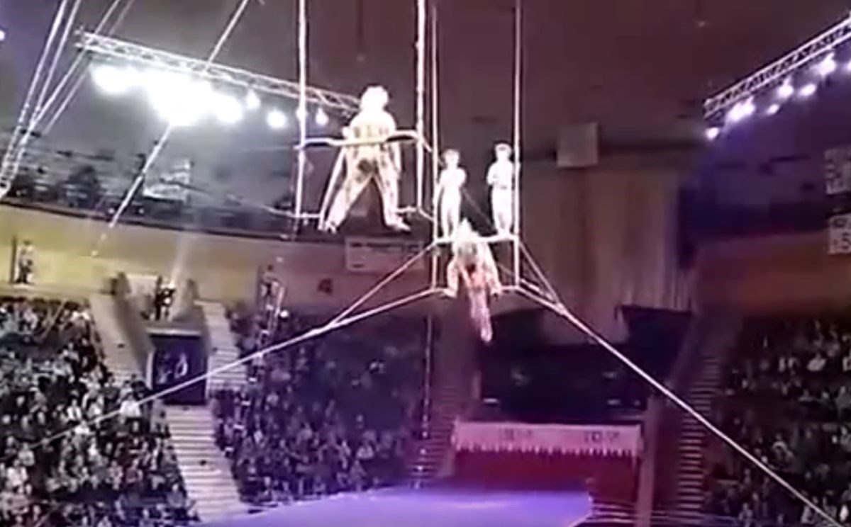 UZNEMIRUJUĆI VIDEO Akrobatkinja promašila zaštitnu mrežu, nalazi se na intenzivnoj njezi