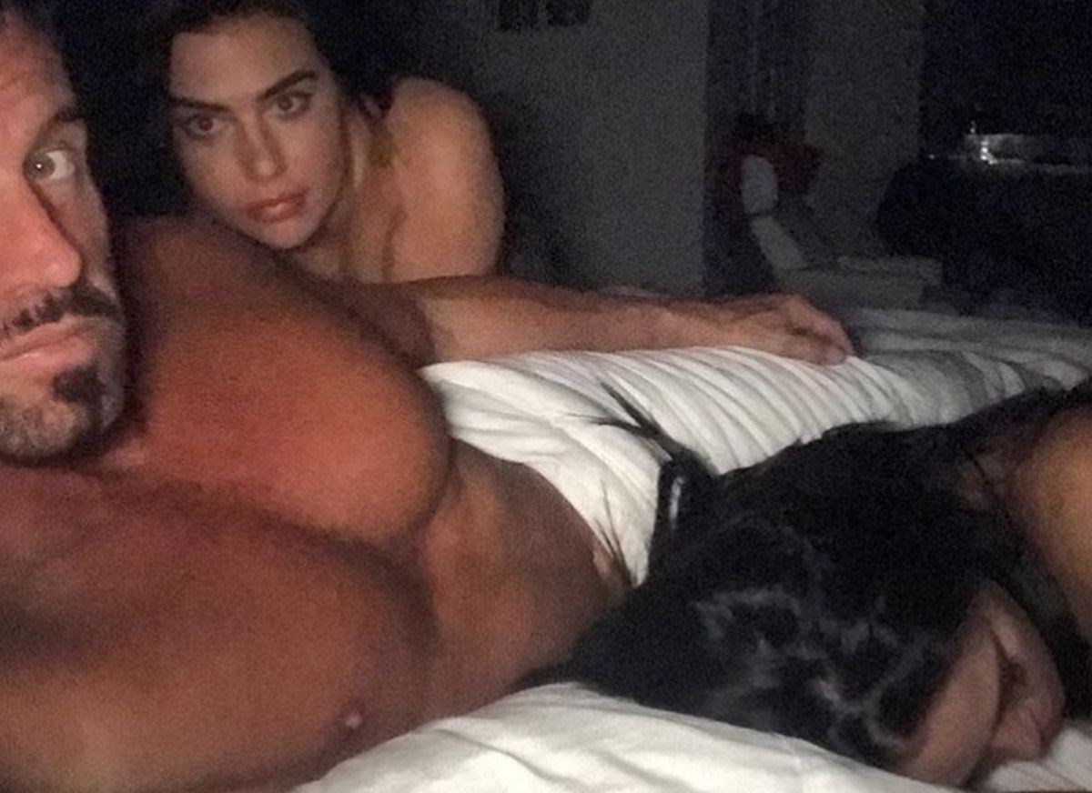 "Želite sretnu vezu ili brak? Pustite partnera da se poševi s drugom osobom ispred vas"