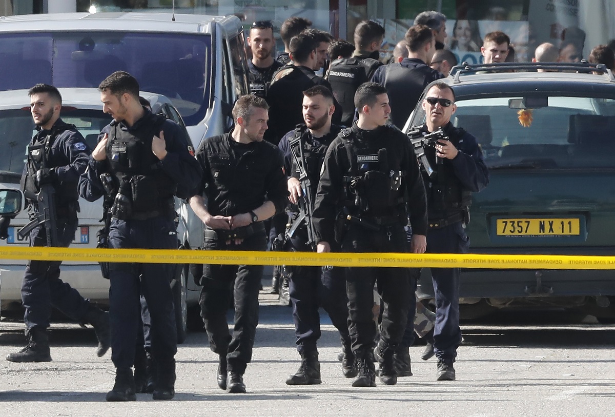 Žena u Francuskoj vikala "Alahu akbar" i nožem ranila dvije osobe