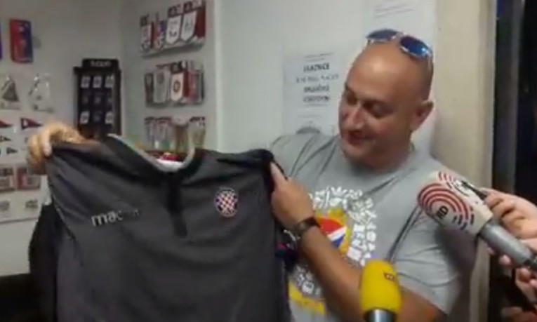 VIDEO Stigao Hajdukov dres s imenima navijača