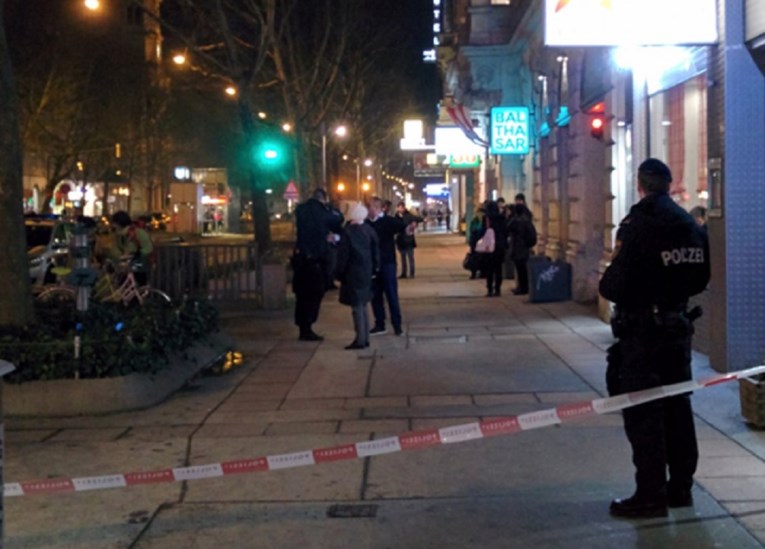 Muškarac u Beču napadao ljude nožem po cesti, troje ljudi u kritičnom stanju