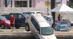 Automobil s privatnog parkinga u Trogiru završio u moru