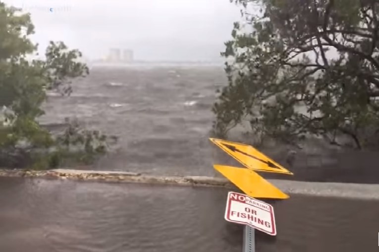 VIDEO IZVANREDNO STANJE Tropska oluja Emily poharala Floridu