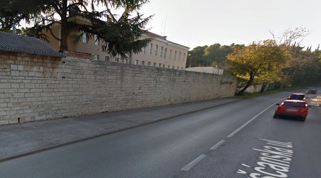 Dva pulska policajca šlampavo rukovala oružjem pa se ranili