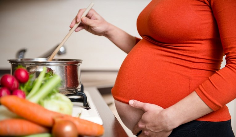 Ovih sedam namirnica bi trudnice trebale izbjegavati