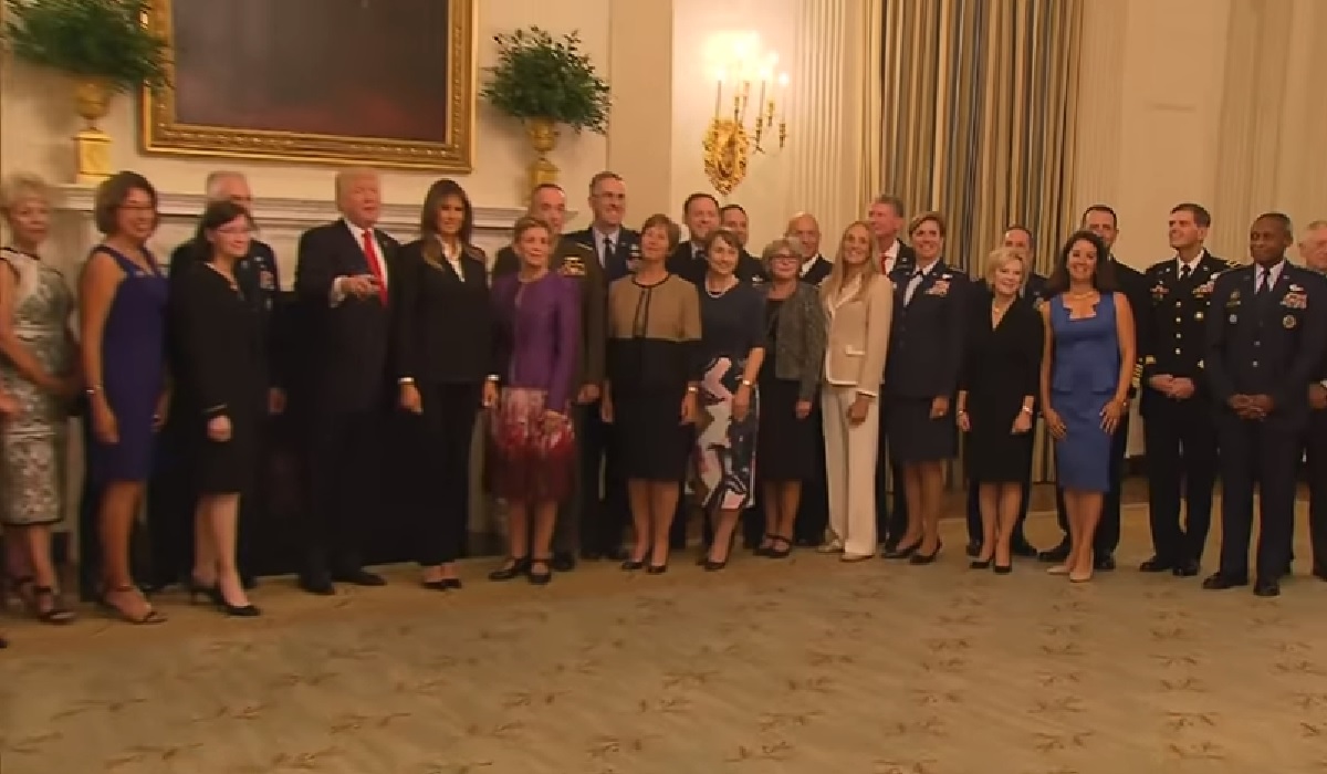Trump okupio vojni vrh pa misteriozno upozorio: "Ovo je zatišje pred buru"
