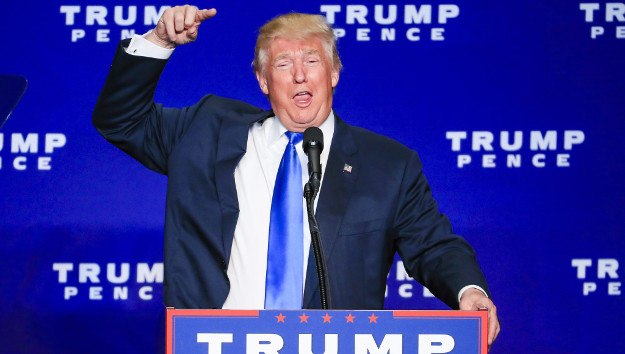 Trump likuje zbog istrage nad Hillary, kaže da je FBI pogodio "zlatnu žilu"