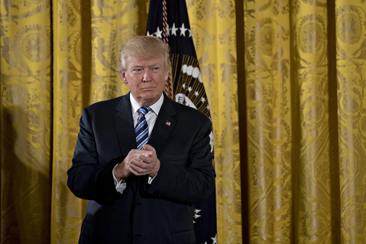 Bijela kuća povukla jeftin ulizivački potez kako bi ispolirali Trumpov imidž