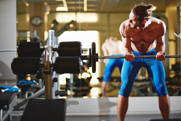Fitness program za muškarce: Ako želite mišiće, uhvatite se željeza!