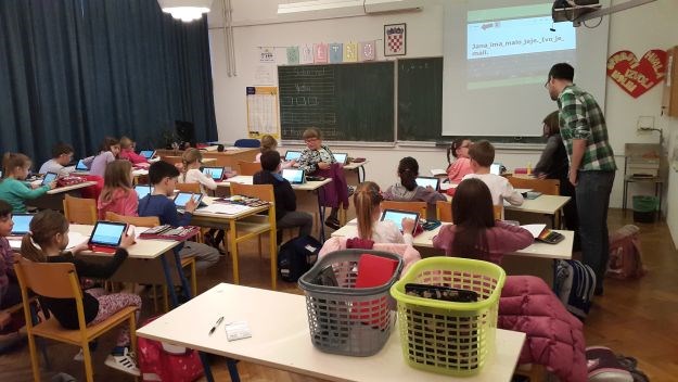 Nastava dostojna stoljeća u kojem živimo: Učiteljica iz Tučepa potpuno sama digitalizirala učionicu