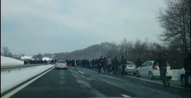 Policija zbog tučnjave na autocesti lovila navijače po Hrvatskoj: Privela ih 50 i pustila sve osim jednog