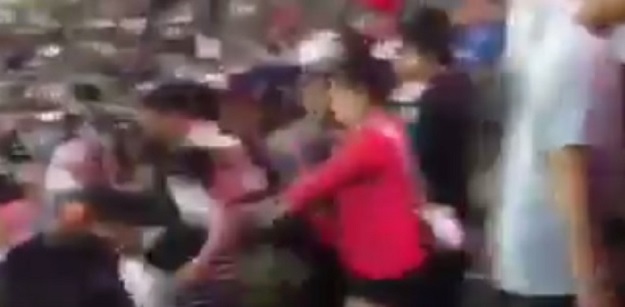 VIDEO "Nježniji" spol: Nered na tribini izazvale - navijačice!