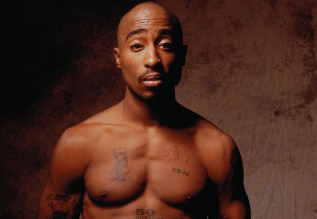 Opet kruži fotka: "Tupac Shakur je živ i zdrav, partija na Kubi s Rihannom"