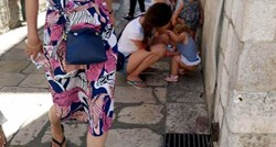 FOTO Turistkinja pustila dijete da obavi veliku nuždu par metara od Straduna