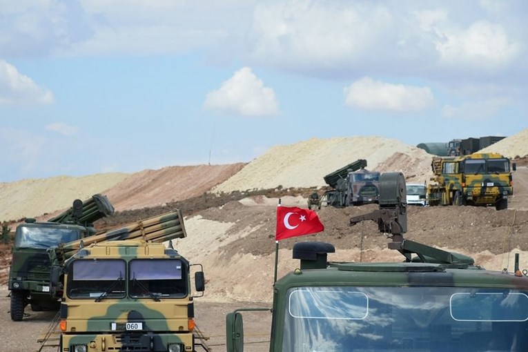 Turska šalje vojna pojačanja na granicu sa Sirijom
