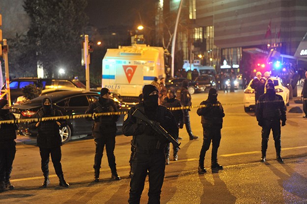 Zbog pucnjave zatvoreno američko veleposlanstvo u Ankari