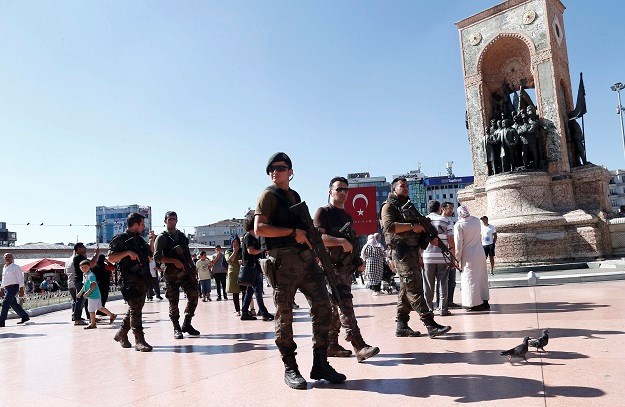 Turski parlament glasuje o produljenju izvanrednog stanja