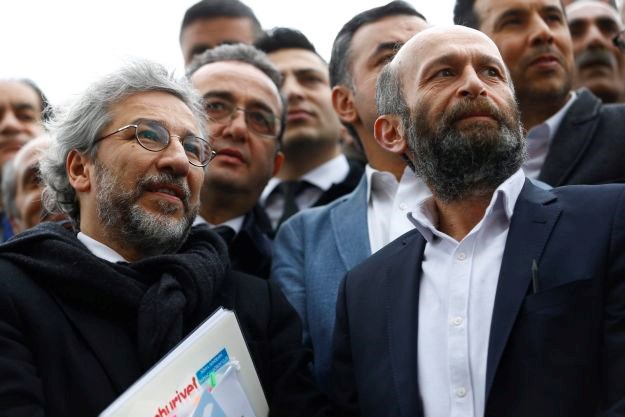 Suđenje turskim novinarima koji su objavili da Ankara podupire islamiste bit će zatvoreno za javnost