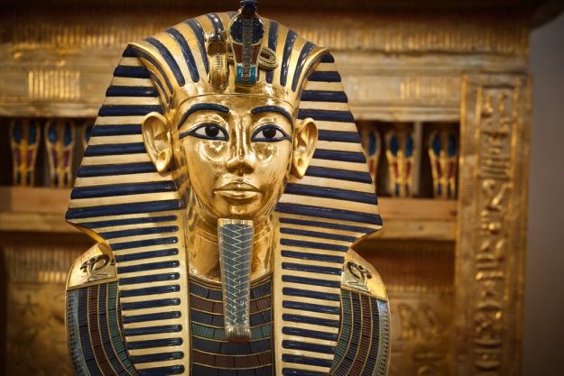 Katastrofa u egipatskom muzeju: Nepovratno oštetili pogrebnu masku Tutankamona