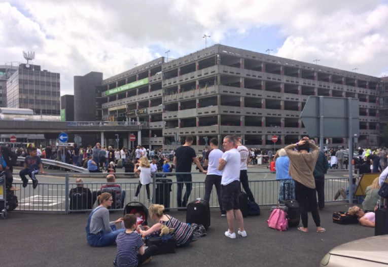 Evakuiran terminal na aerodromu u Manchesteru zbog sumnjivog paketa