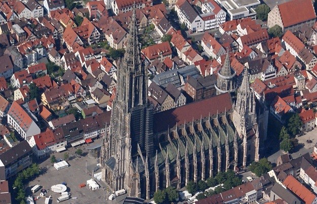 Najviša katedrala na svijetu mogla bi se urušiti jer muškarci stalno uriniraju po njoj