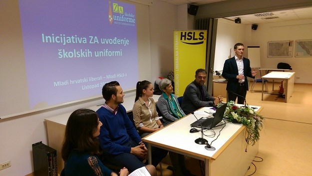 Tribina o školskim uniformama u Splitu: Bolje ocjene i velika prilika za hrvatske tvrtke