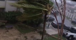 Uragan Maria obrušio se na Portoriko, čupa drveće, kida i nosi sve pred sobom