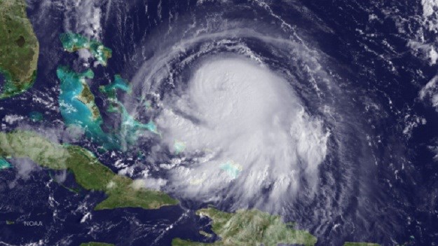 Uragan Joaquin donosi poplave u SAD, kod Bahama nestao brod s 33 putnika