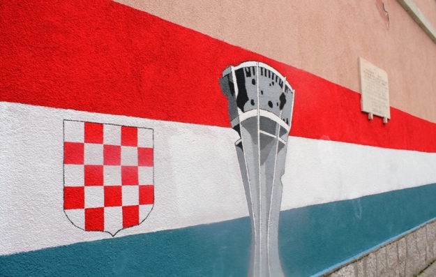 Ustaški grb na zgradi škole u Bilicama, načelnik tvrdi: "To je umjetnička sloboda"