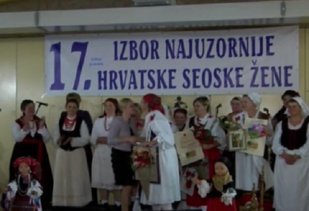 Petir pokroviteljica natjecanja u kojem se žene ocjenjuje kako postavljaju stol